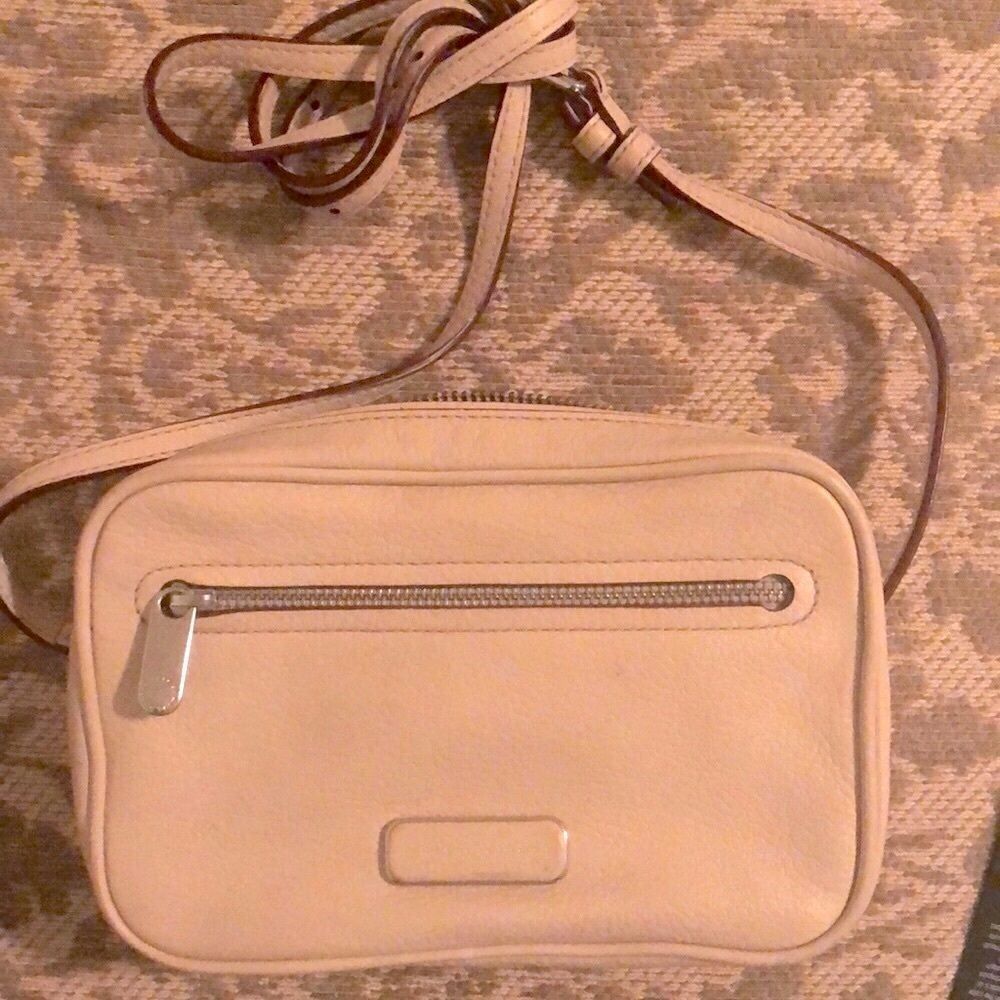 Marc By Marc Jacobs ivory Leather Crossbody/ Purse/Shoulder Bagj